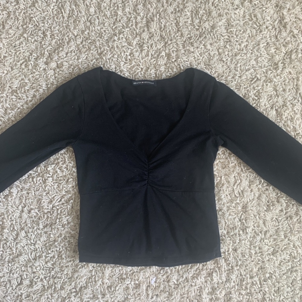 brandy melville charlize top! accepting offers:)💕